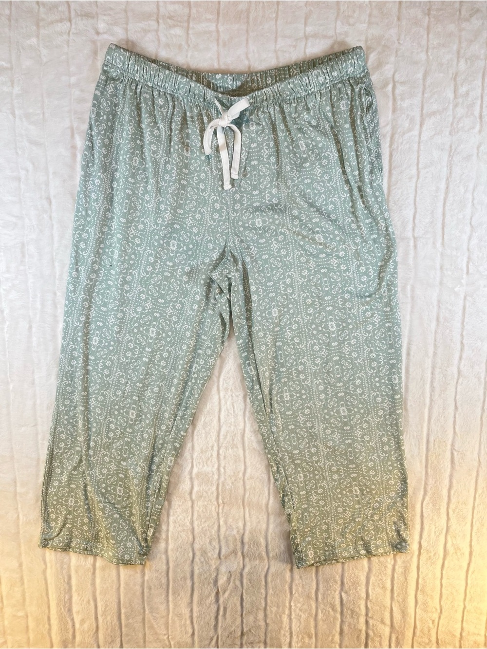 Lucky Brand Sage Green Floral Capri Pajama Pants Size M Lounge Sleep Soft